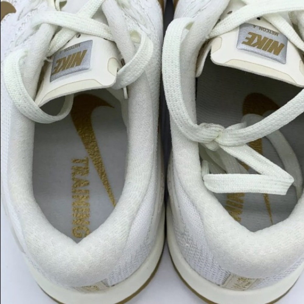 Nike Womens Metcon 4 White/Metallic Gold av2141-120 - Picture 4 of 10